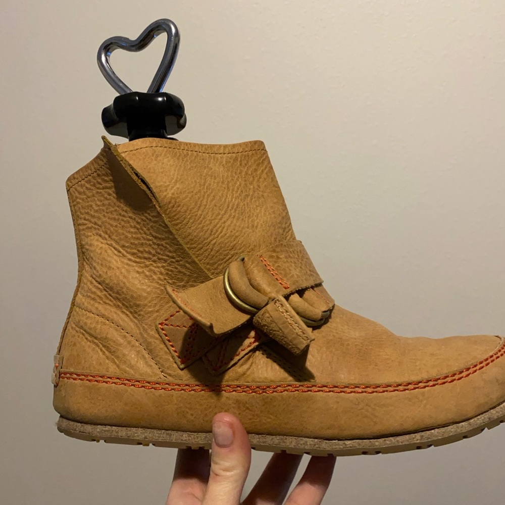 BOGO!!! Sorel Yakima Ankle Bootie
